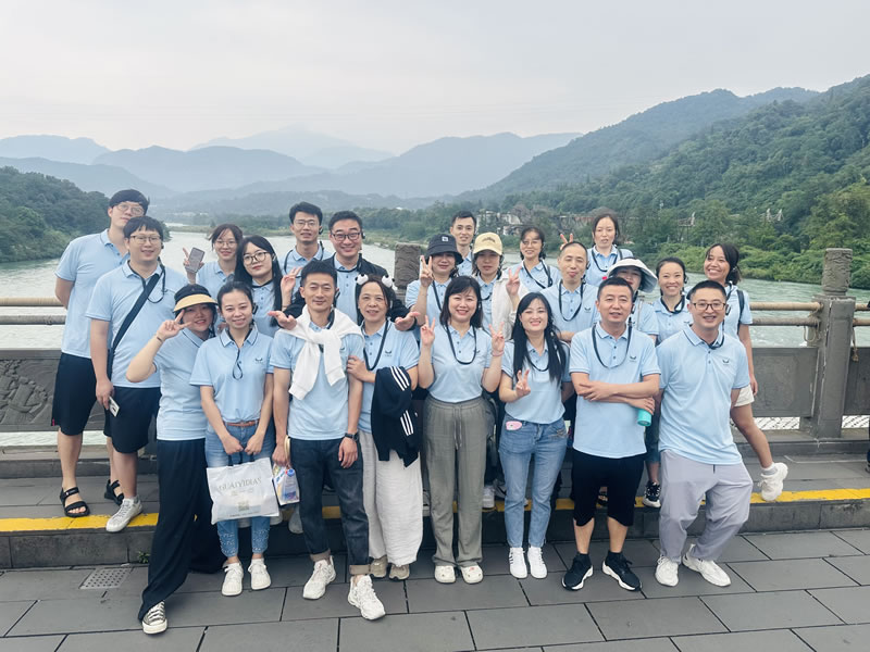 綿陽(yáng)市先鋒醫(yī)療器械有限公司團(tuán)建之旅：共赴都江堰，凝聚先鋒之魂3.jpg