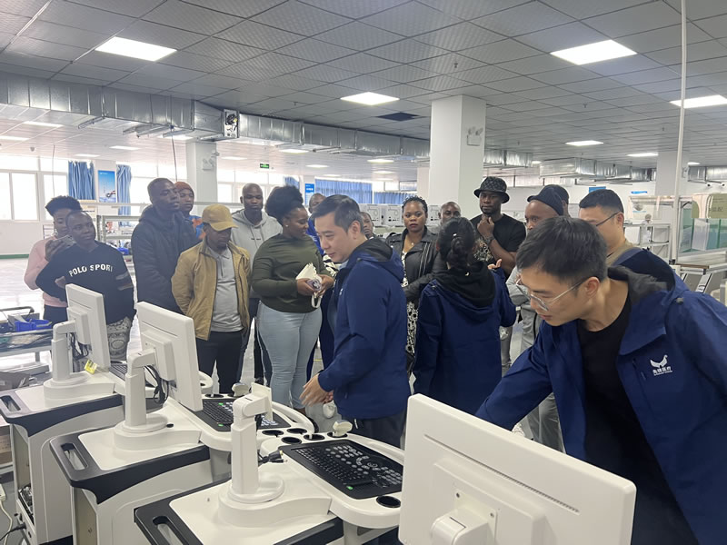 綿陽非洲留學(xué)生團(tuán)參訪我司工廠，共促中外國際交流與商務(wù)合作新篇章！5.jpg